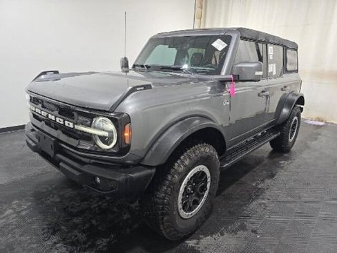 Used 2023 Ford Bronco Outer Banks w/ Sasquatch Package AWD/4WD image 1