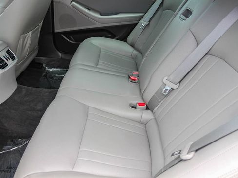 Used 2017 Genesis G80 3.8 RWD image 18