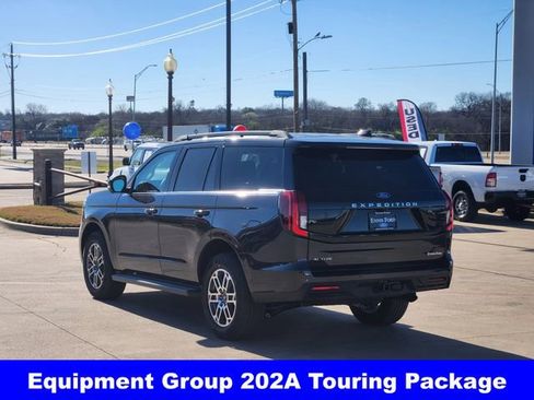 New 2026 Ford Expedition Active image 4