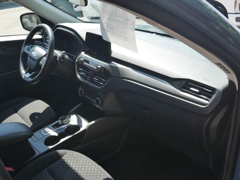 Certified 2025 Ford Escape Active AWD/4WD image 24