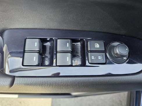 Used 2020 MAZDA CX-5 Touring image 12