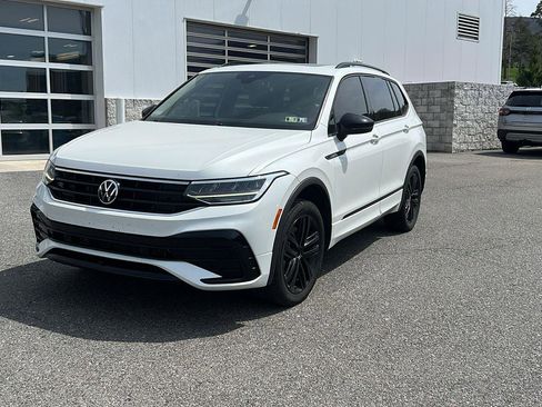 Used 2022 Volkswagen Tiguan SE R-Line image 7