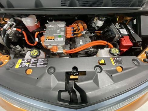 Used 2017 Chevrolet Bolt LT FWD image 17