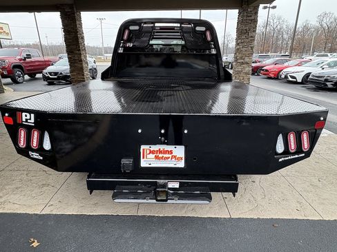 Used 2024 Chevrolet Silverado 3500 LT w/ Convenience Package image 9