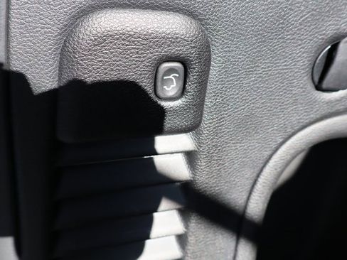 Used 2021 Jeep Grand Cherokee Laredo X image 23