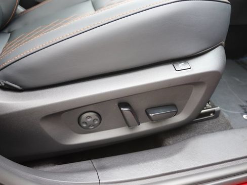 Used 2025 Mitsubishi Outlander 4WD Plug-In Hybrid image 24