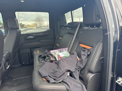 Used 2024 GMC Sierra 1500 AT4 w/ Technology Package image 12