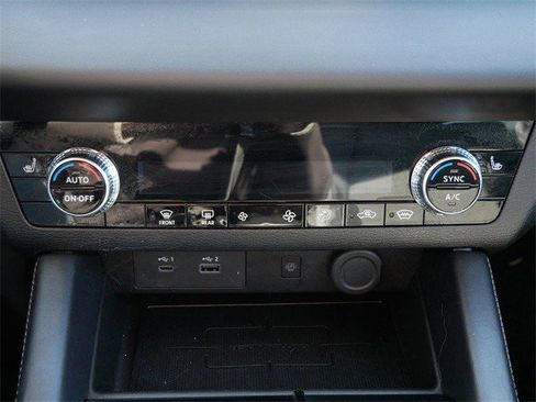 Used 2025 Mitsubishi Outlander SE image 21