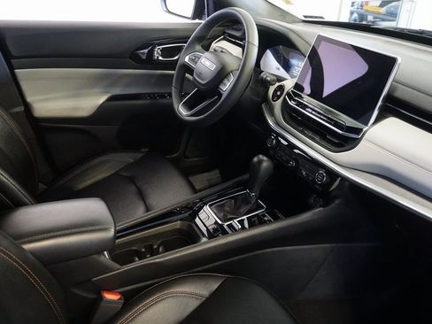 Used 2024 Jeep Compass Limited image 25