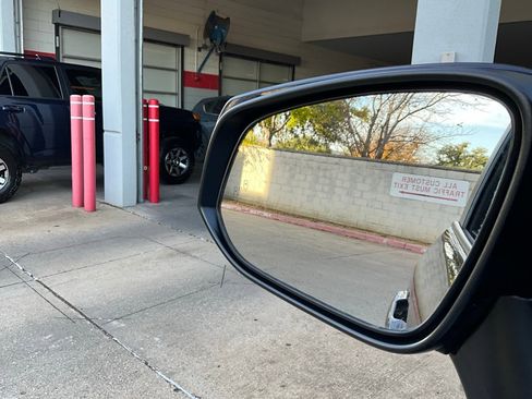 Used 2025 Toyota RAV4 XLE image 19