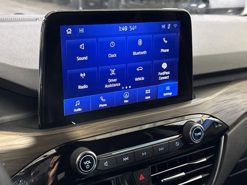 Used 2020 Ford Escape Titanium image 28