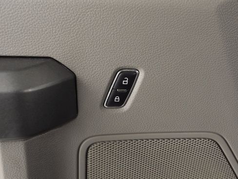 Used 2017 Ford F250 XLT w/ Snow Plow Prep Package image 26