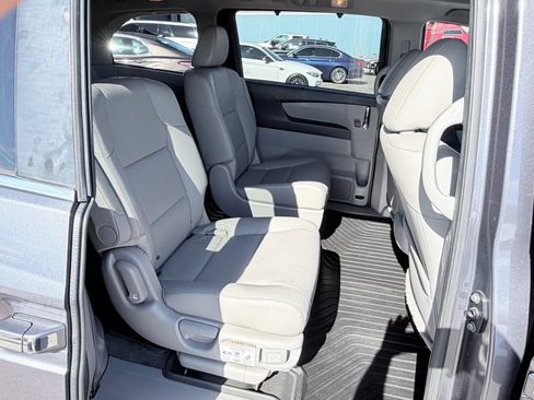 Used 2016 Honda Odyssey EX-L image 17