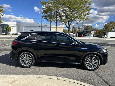 Certified 2023 INFINITI QX50 Luxe image 9