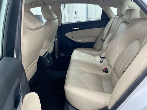 Used 2020 Toyota Avalon XLE w/ Carpet Mat Package image 22