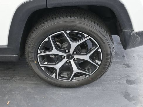 Used 2025 Jeep Compass Limited AWD/4WD image 14
