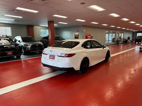 Certified 2025 Toyota Camry SE image 4