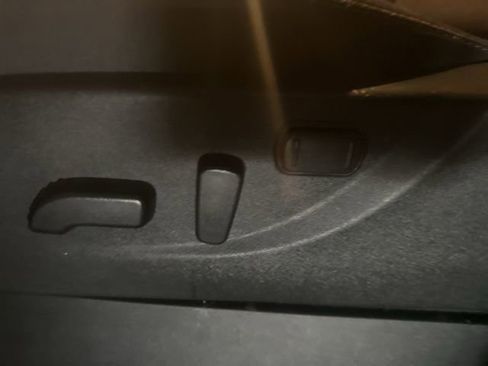 Used 2025 Nissan Frontier SV w/ SV Convenience Package image 26