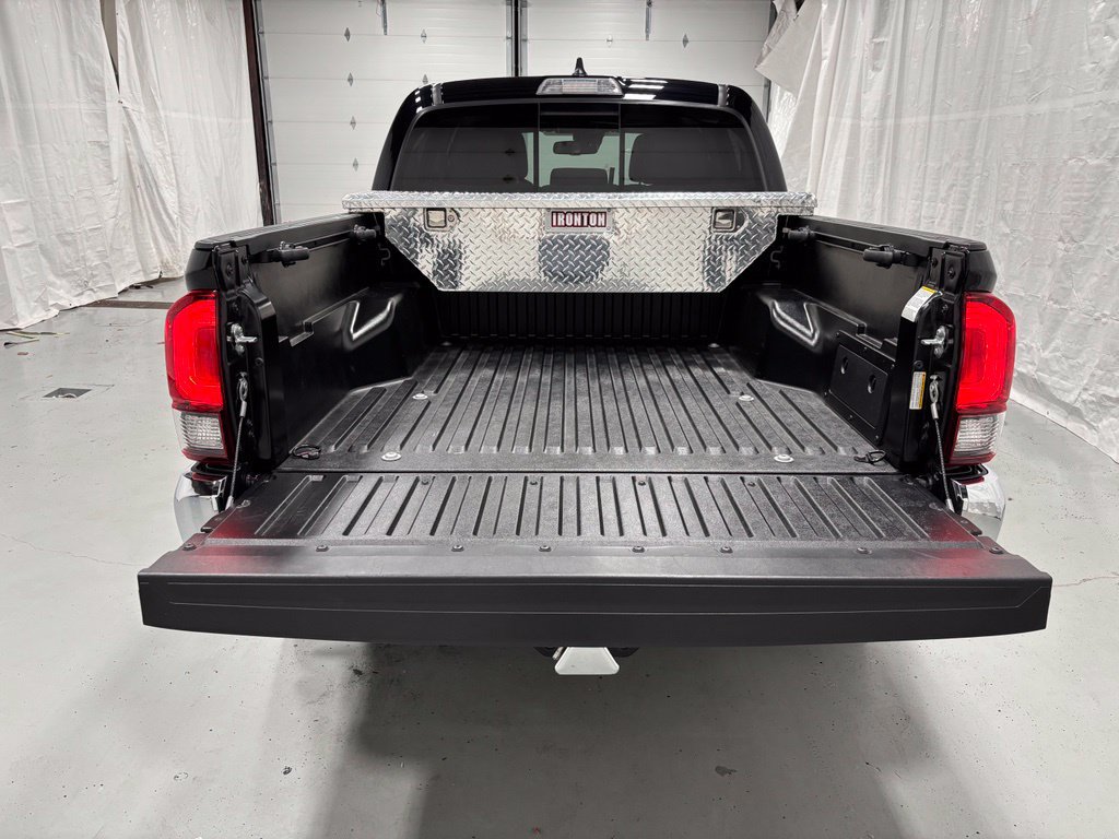Used 2022 Toyota Tacoma SR5 AWD/4WD image 48