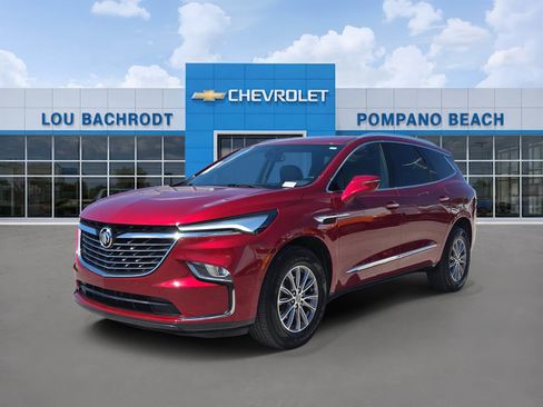 Used 2024 Buick Enclave Essence FWD image 3