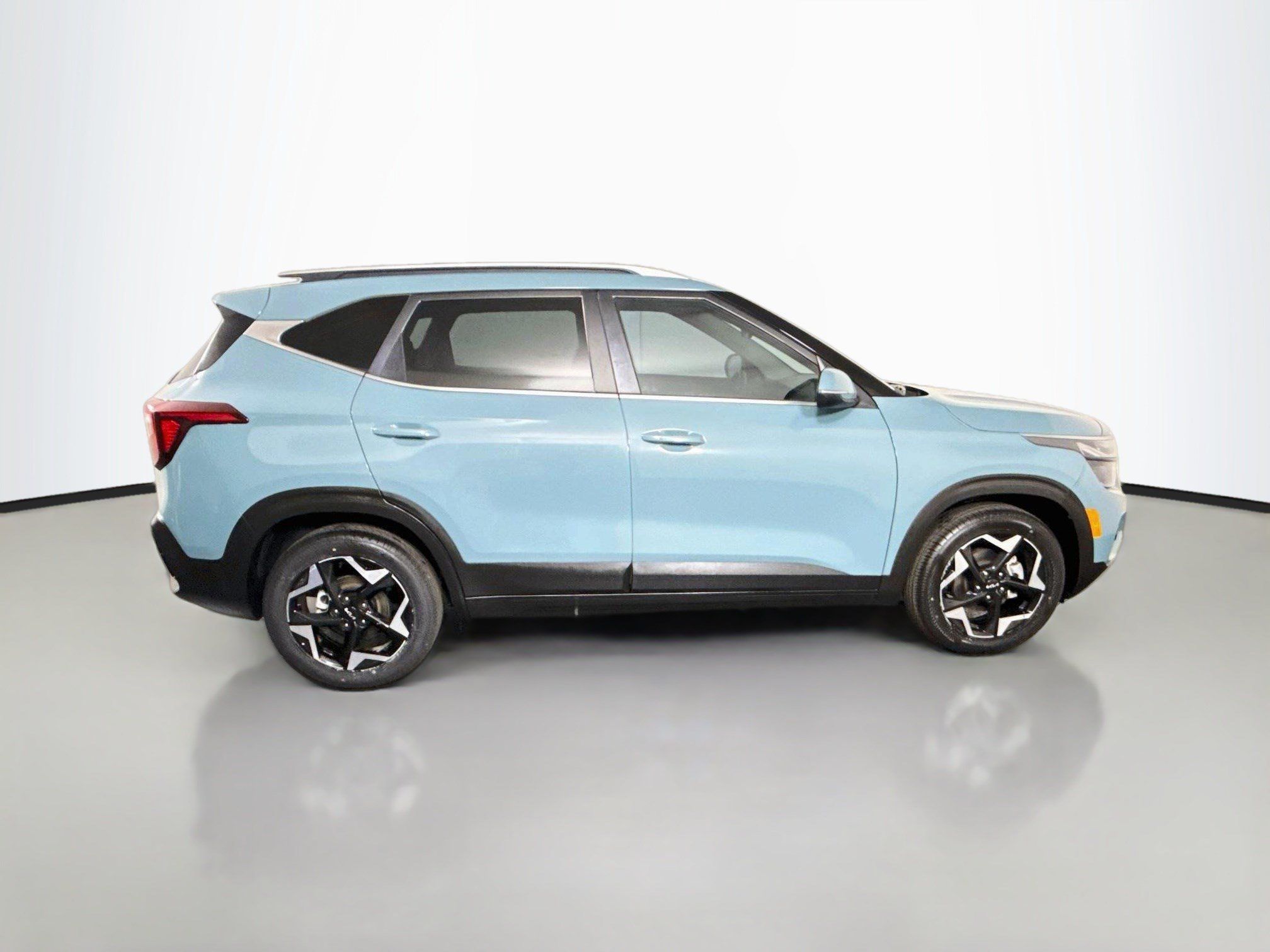 Used 2024 Kia Seltos EX FWD image 11