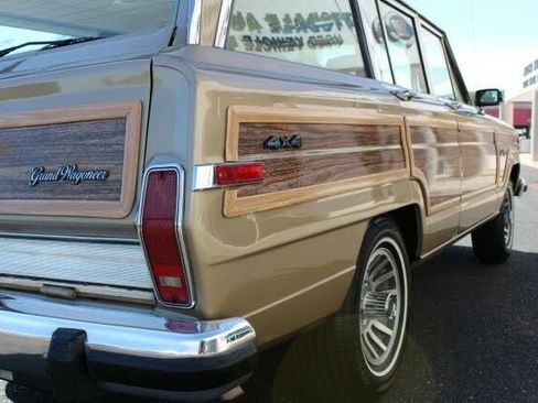 Used 1990 Jeep Grand Wagoneer image 38