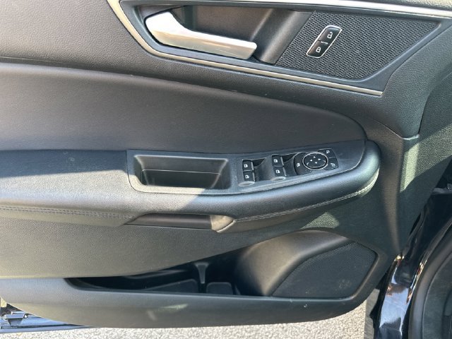 Used 2023 Ford Edge SEL AWD/4WD image 13
