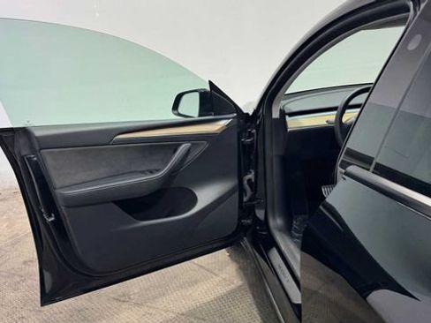 Used 2023 Tesla Model Y Long Range AWD/4WD image 10
