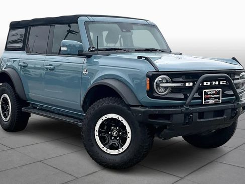 Used 2022 Ford Bronco Outer Banks w/ Sasquatch Package image 2