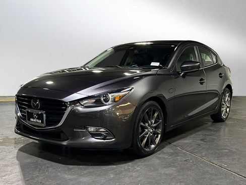 Used 2018 MAZDA MAZDA3 Grand Touring w/ Premium Equipment Package image 7