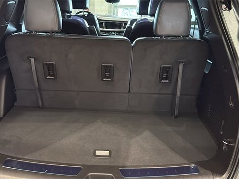 Used 2023 Buick Enclave Essence w/ Sound and Sites Package image 18