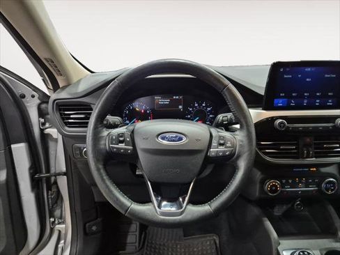 Used 2020 Ford Escape SEL image 13