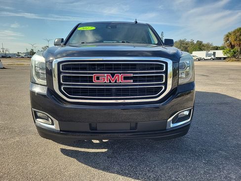Used 2017 GMC Yukon SLT image 3
