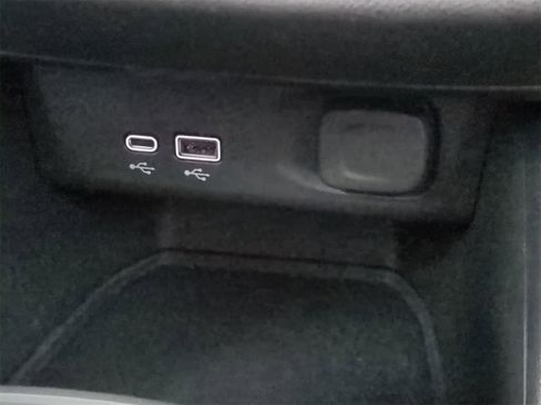 Used 2025 Buick Envista Preferred w/ Advanced Safety Package image 28