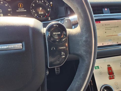 Used 2020 Land Rover Range Rover Evoque R-Dynamic SE image 17