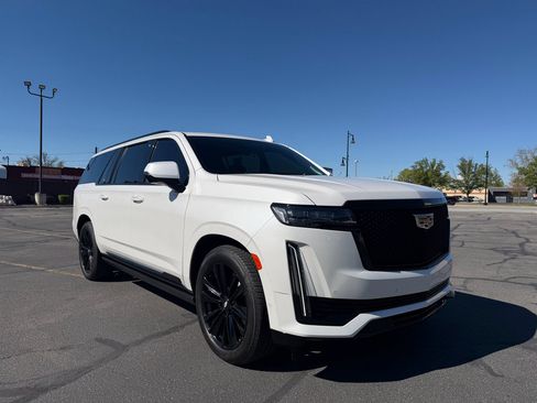 Certified 2023 Cadillac Escalade ESV Sport w/ Touring Package image 7