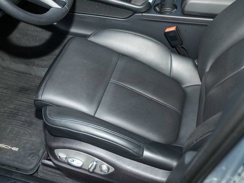 Certified 2026 Porsche Macan AWD/4WD image 21