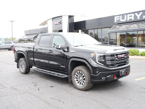 Used 2022 GMC Sierra 1500 AT4 w/ AT4 Preferred Package AWD/4WD image 3
