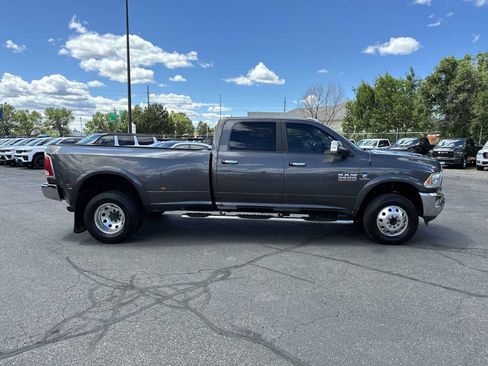 Used 2018 RAM 3500 Laramie w/ Convenience Group AWD/4WD image 9
