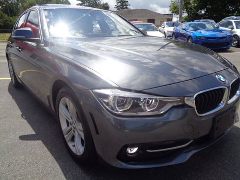 Used 2017 BMW 330i xDrive Sedan AWD/4WD image 18