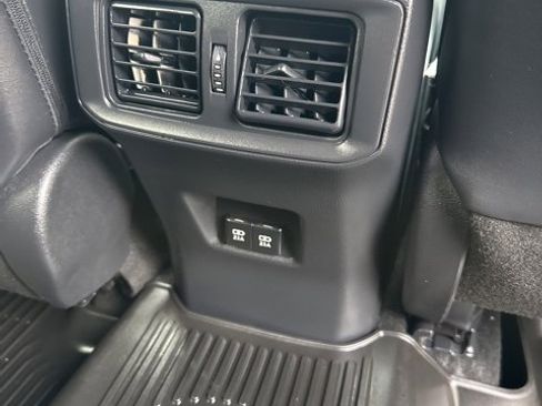 Used 2020 Toyota RAV4 Limited image 17