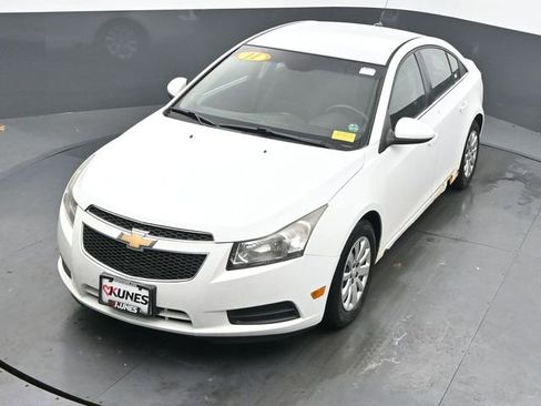 Used 2011 Chevrolet Cruze LT image 33