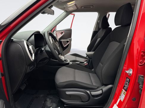 Used 2024 Kia Soul LX w/ Option Group 015 image 11
