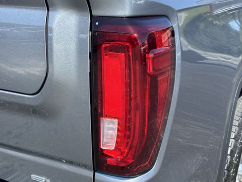 Used 2021 GMC Sierra 1500 SLT w/ SLT Premium Plus Package AWD/4WD image 10