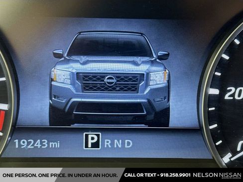 Used 2024 Nissan Frontier SV w/ Technology Package RWD image 12