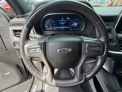 Used 2022 Chevrolet Suburban RST AWD/4WD image 12