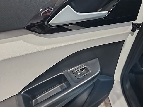 New 2026 Volkswagen Taos S image 21