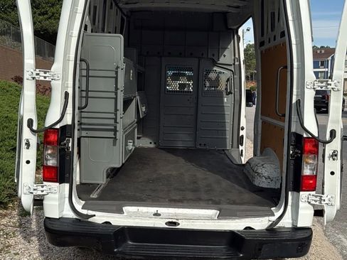Used 2014 Nissan NV 2500 SV w/ Side & Curtain Airbag Package image 20