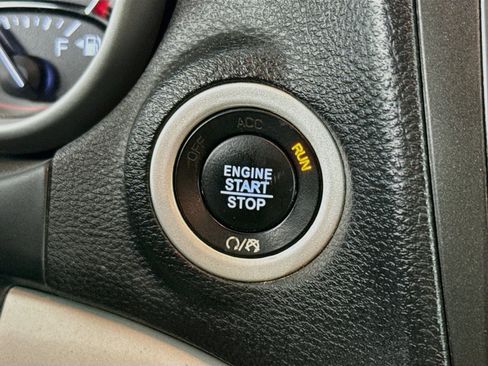 Used 2019 Dodge Journey SE w/ Blacktop Package FWD image 18