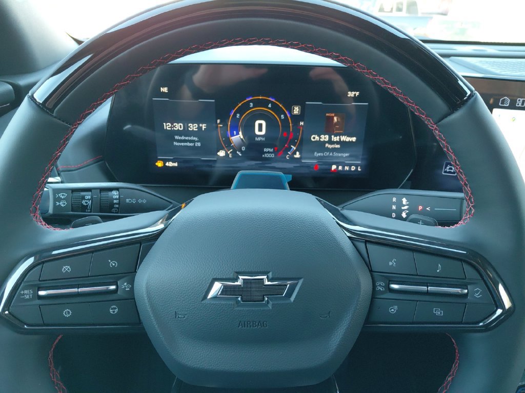 Used 2026 Chevrolet Traverse RS FWD image 38